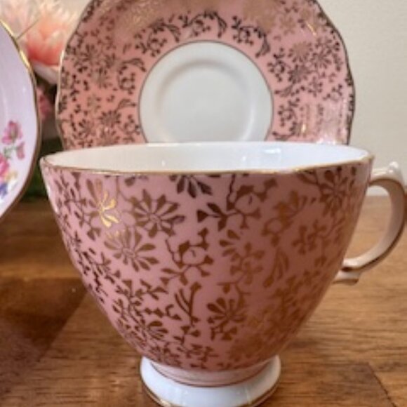 Vintage‎ Colclough Bone China Teacups Saucers Pink Floral Gold Trim England - Picture 3 of 7